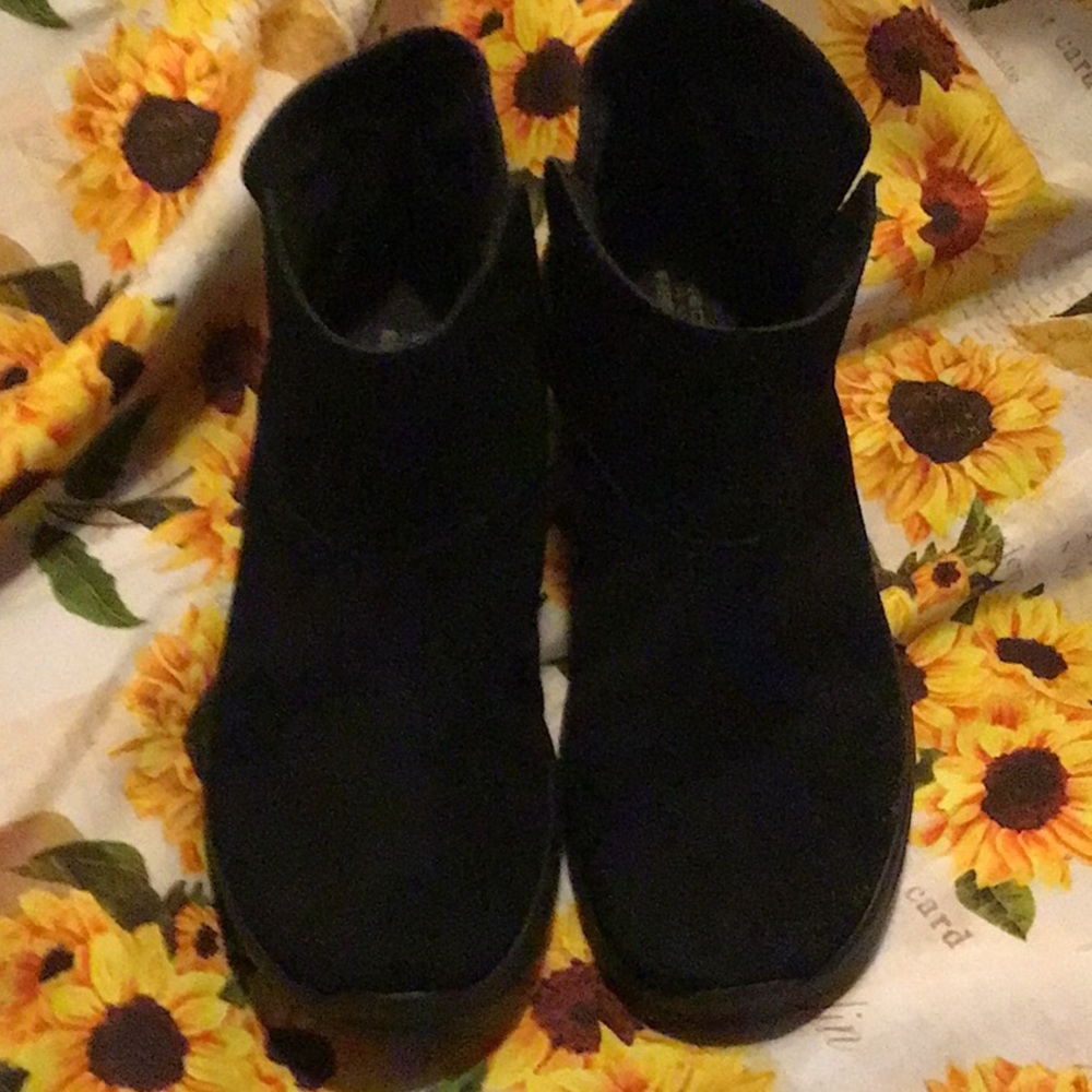 Black Skechers Unlined Air Cooled Goga Mat Ankle Boots Size 9M